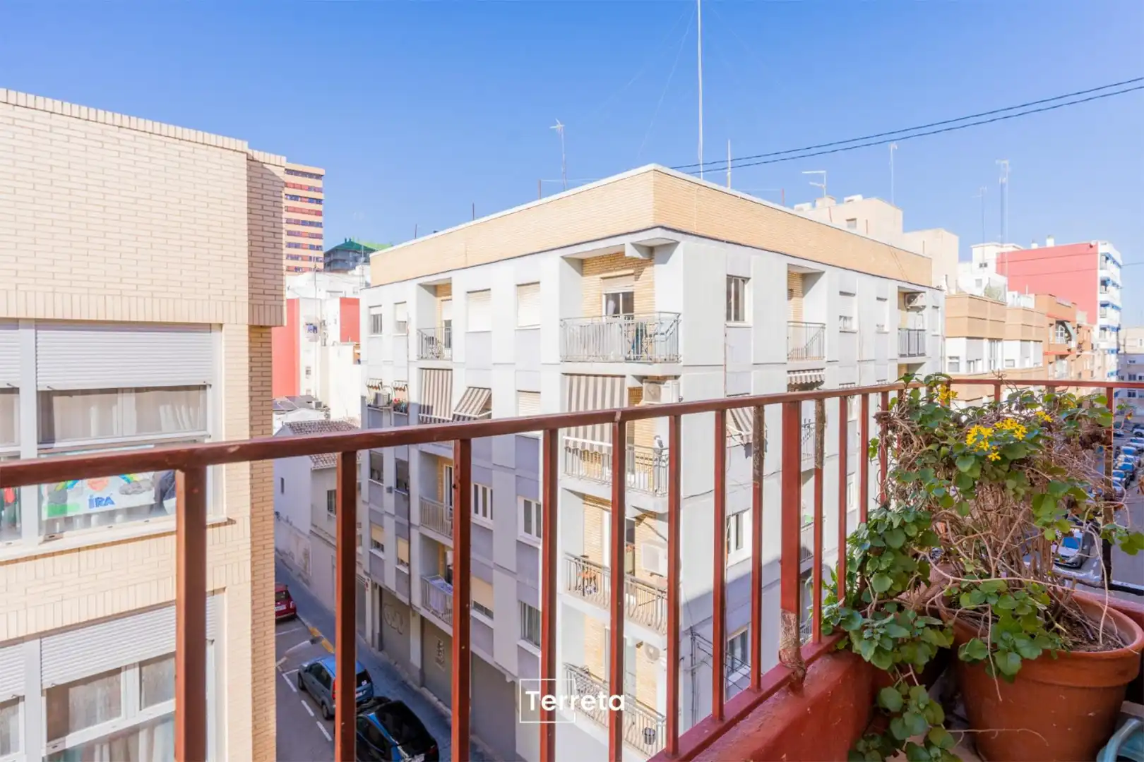 Terrasse von Wohnung zur Miete in  Valencia Capital mit Klimaanlage, Terrasse und Balkon