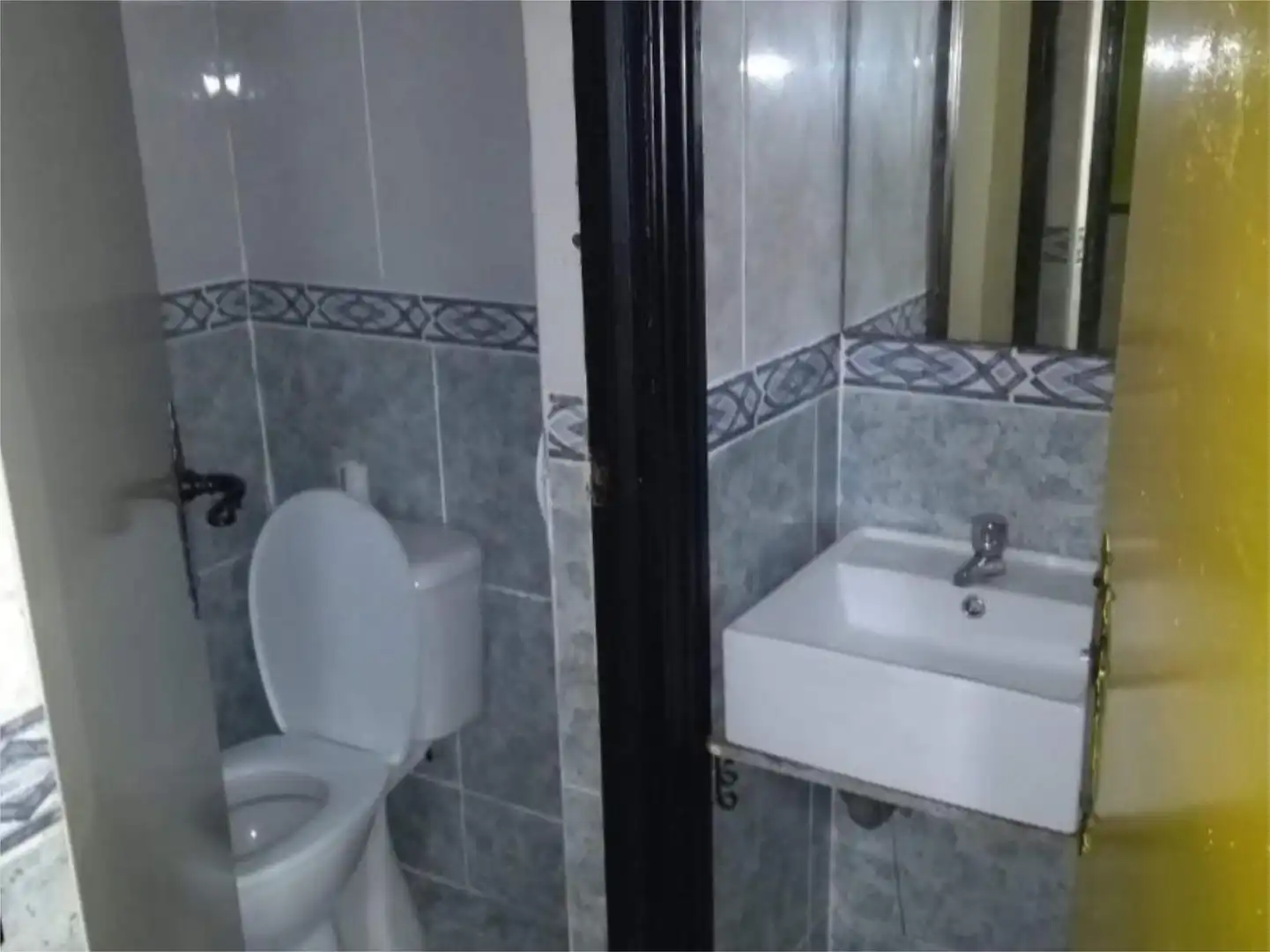 Bathroom of Commercial properties for sale in Valladolid