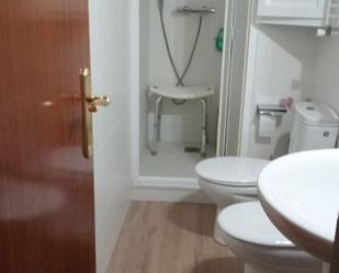 Bathroom of Flat for sale in L'Hospitalet de Llobregat  with Heating, Parquet flooring and Balcony