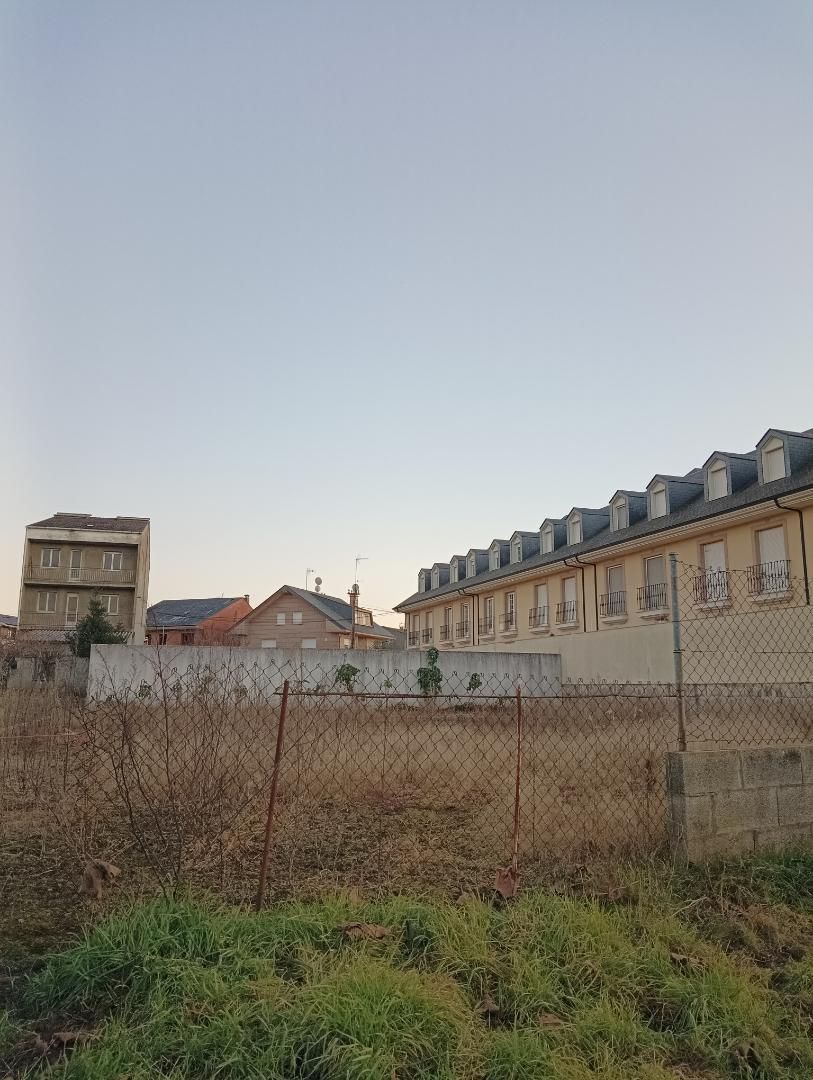 Exterior view of Constructible Land for sale in Cacabelos