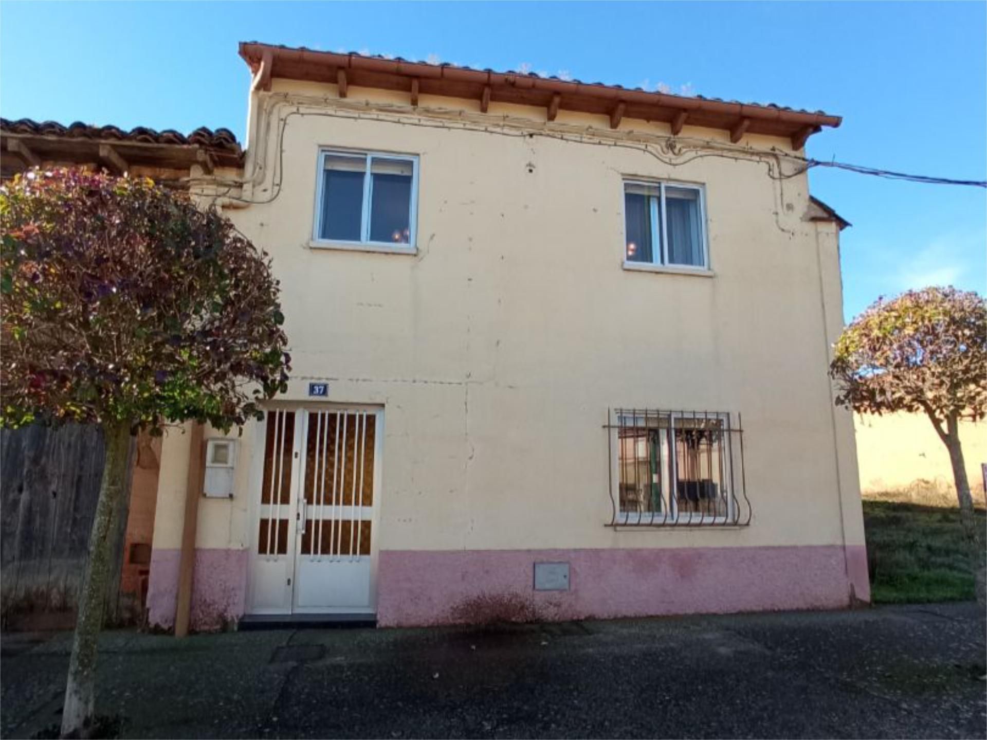 Exterior view of Flat for sale in Villaturiel  with Balcony