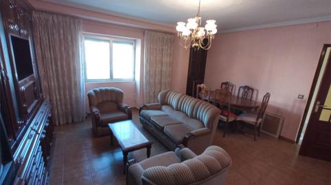 Foto 4 de Pis en venda a Calle Real, 31, Villaturiel, León