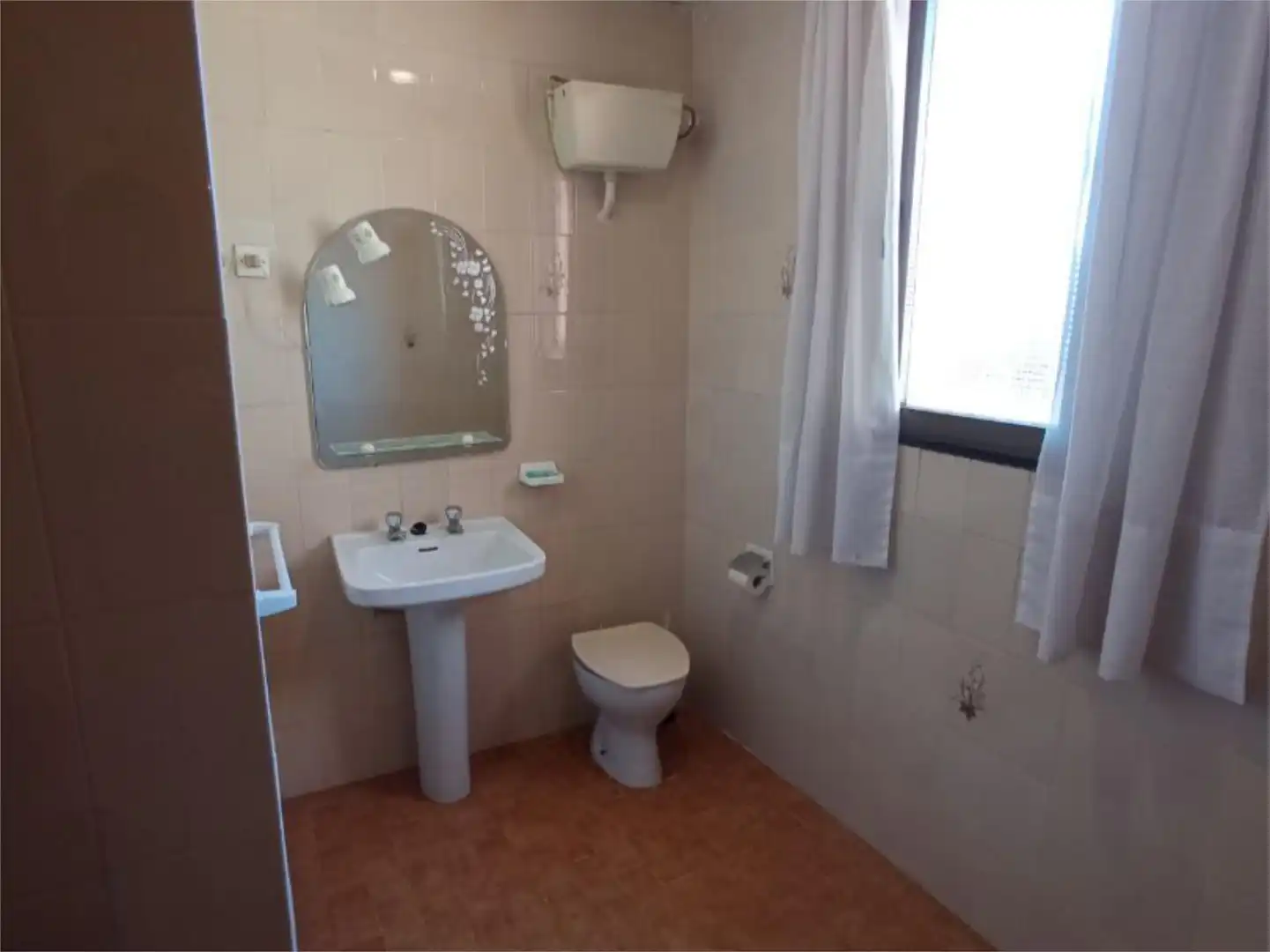 Piso en venta en Calle Real, 31, Villaturiel Baño de Piso en venta en Villaturiel con Trastero, Amueblado y Balcón