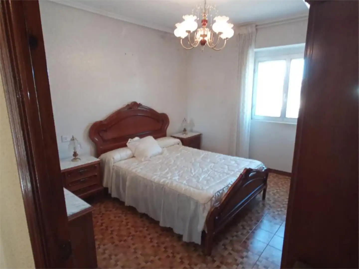 Piso en venta en Calle Real, 31, Villaturiel Habitación de Piso en venta en Villaturiel con Trastero, Amueblado y Balcón