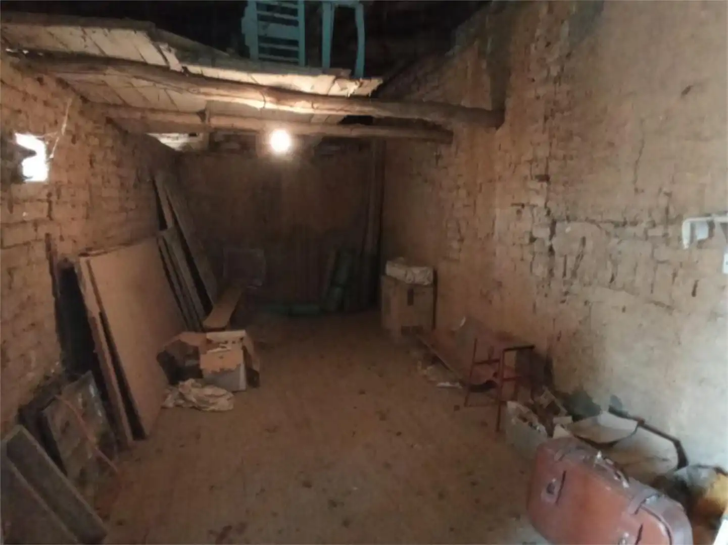 Piso en venta en Calle Real, 31, Villaturiel Piso en venta en Villaturiel con Trastero, Amueblado y Balcón