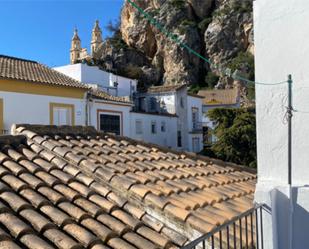 Vista exterior de Casa o xalet en venda en Olvera amb Aire condicionat, Terrassa i Forn