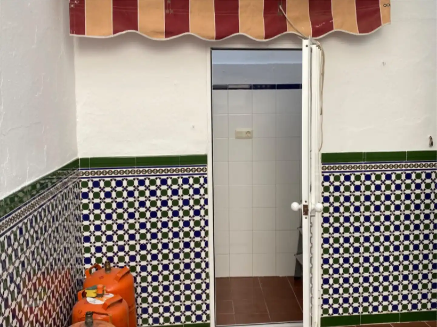 Piso en venta en Calle Mercado, 10, Olvera Baño de Piso en venta en Olvera con Aire acondicionado, Terraza y Balcón