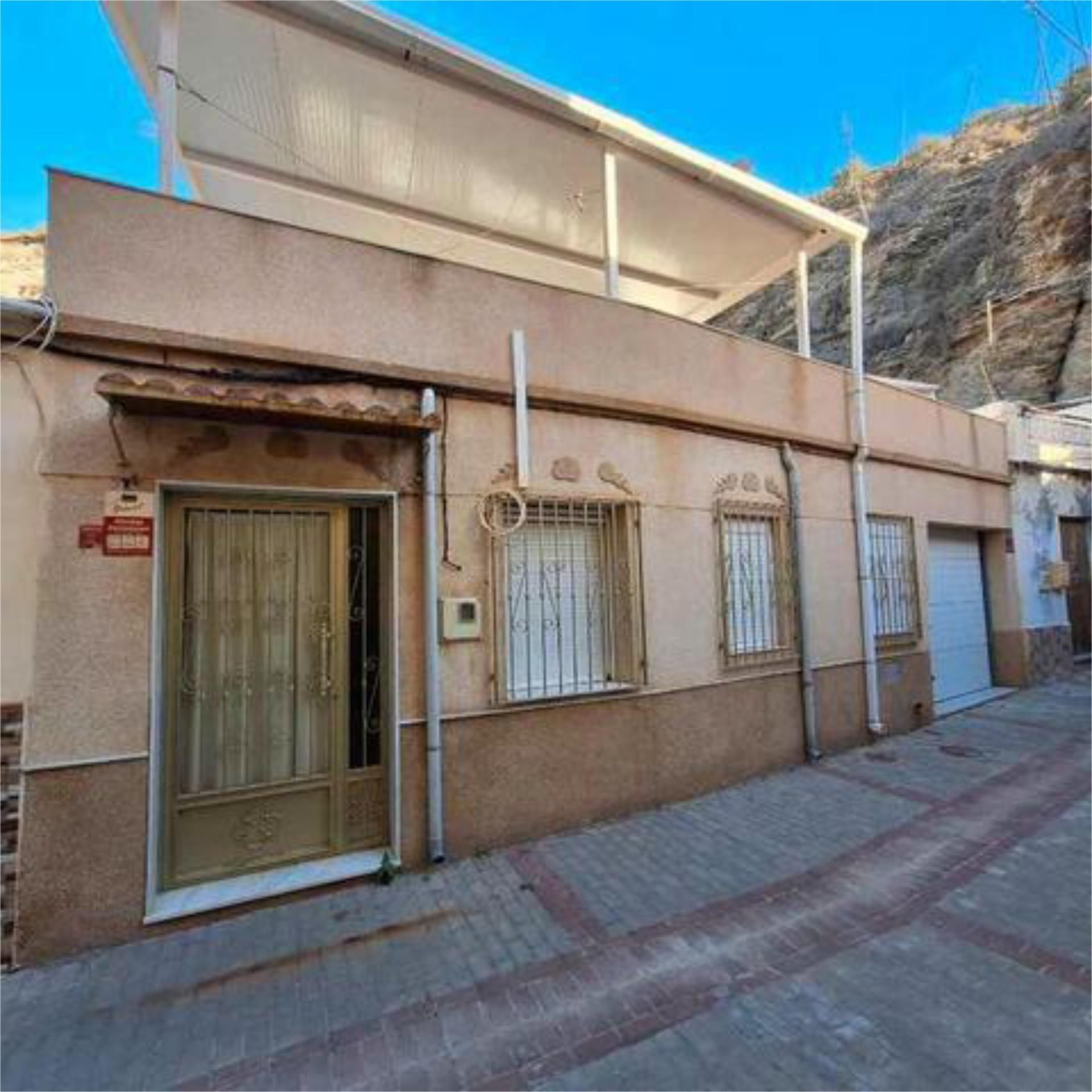 Vista exterior de Casa o xalet en venda en Sorvilán amb Terrassa