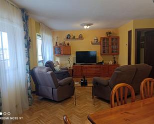 Living room of Flat for sale in  Madrid Capital