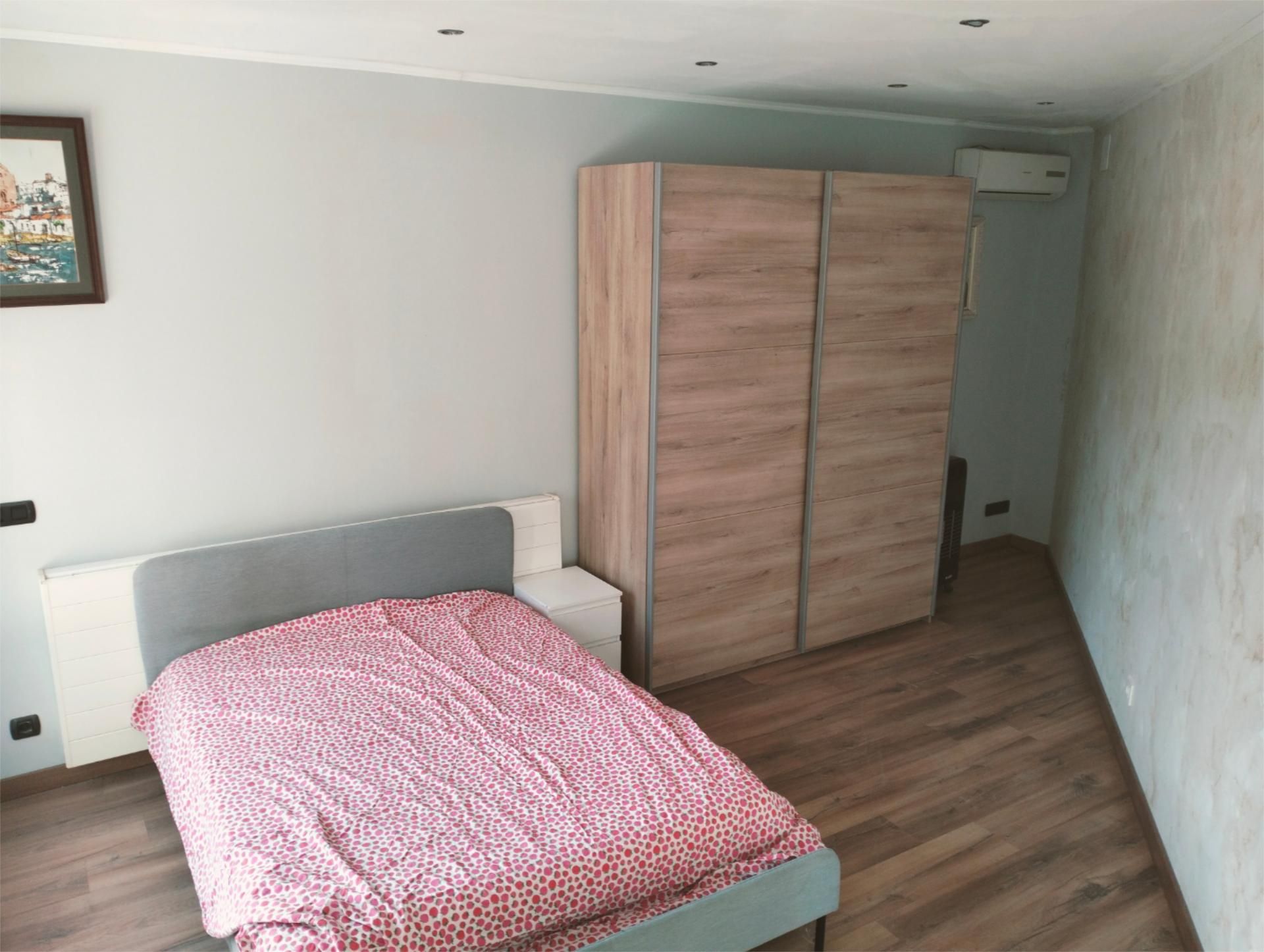 Bedroom of House or chalet to share in Sant Llorenç Savall  with Parquet flooring, Terrace and Furnished