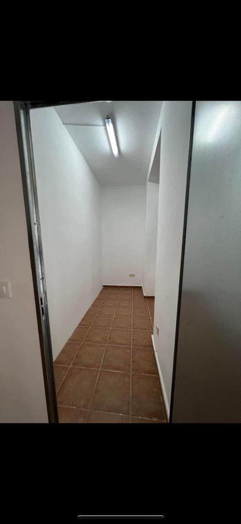 Box room to rent in  Madrid Capital