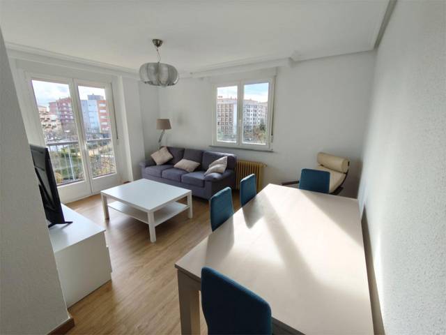 Piso en Alquiler en Calle Peña de Francia, 1 en San Bernardo