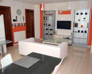 Sala d'estar de Apartament de lloguer en Baeza amb Aire condicionat, Calefacció i Parquet