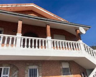 Exterior view of Single-family semi-detached for sale in Hazas de Cesto  with Terrace