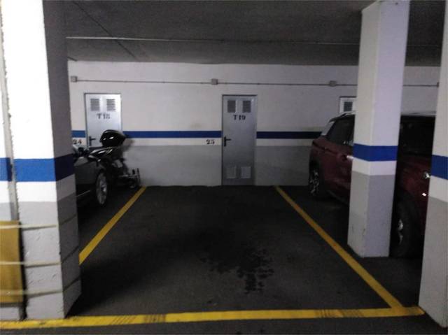 Garaje en Venta en Carrer de Carles Altés, 22 en La Roureda