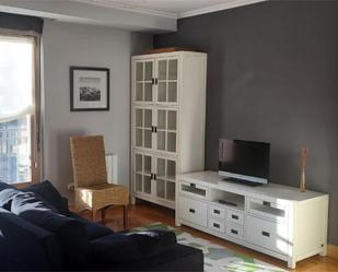 Living room of Flat to rent in Elorrio  with Heating, Parquet flooring and Furnished