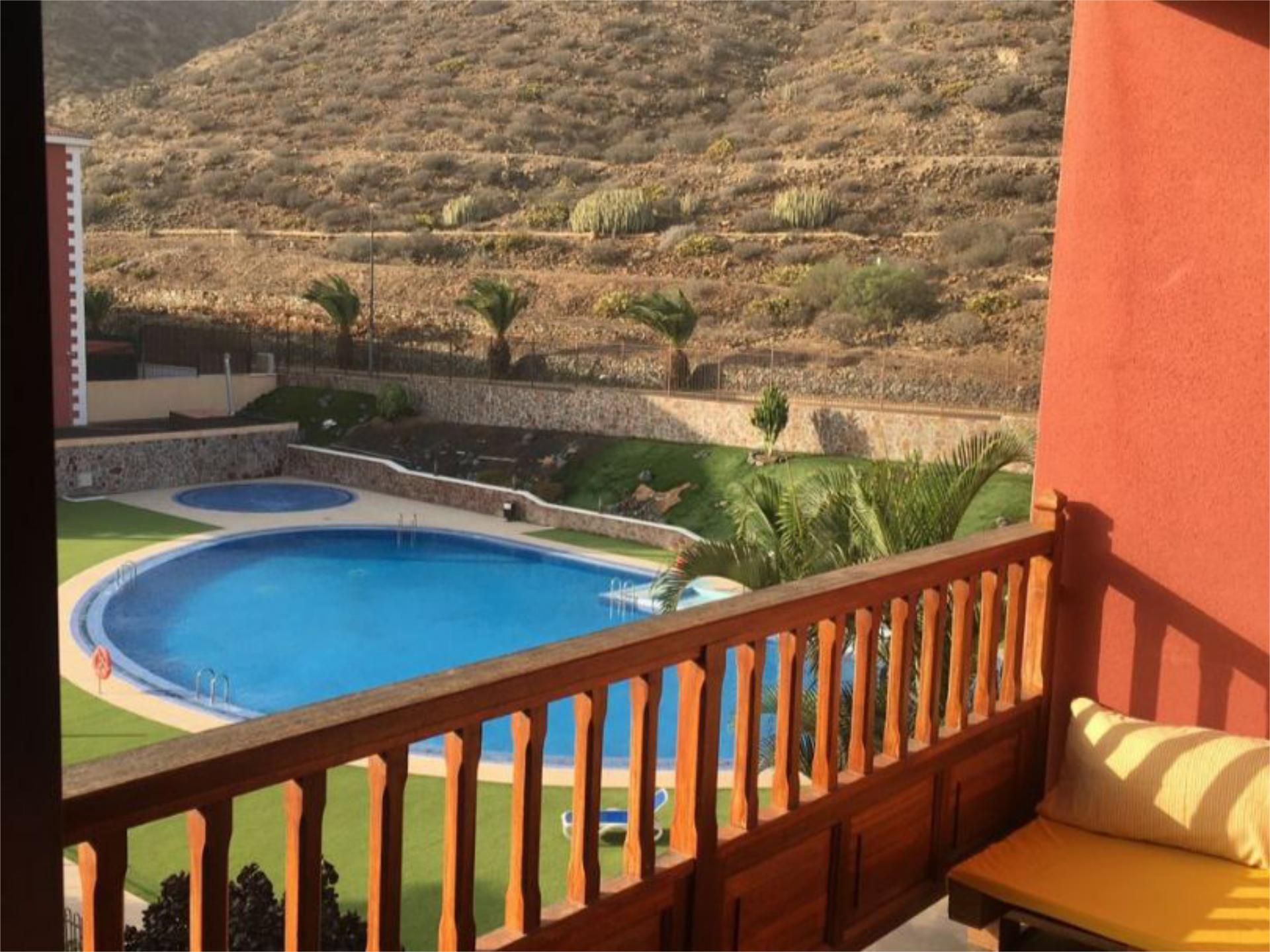 Piscina de Pis de lloguer en Arona amb Jardí privat, Terrassa i Traster