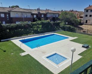 Swimming pool of Duplex for sale in Morales del Vino  with Heating, Private garden and Parquet flooring