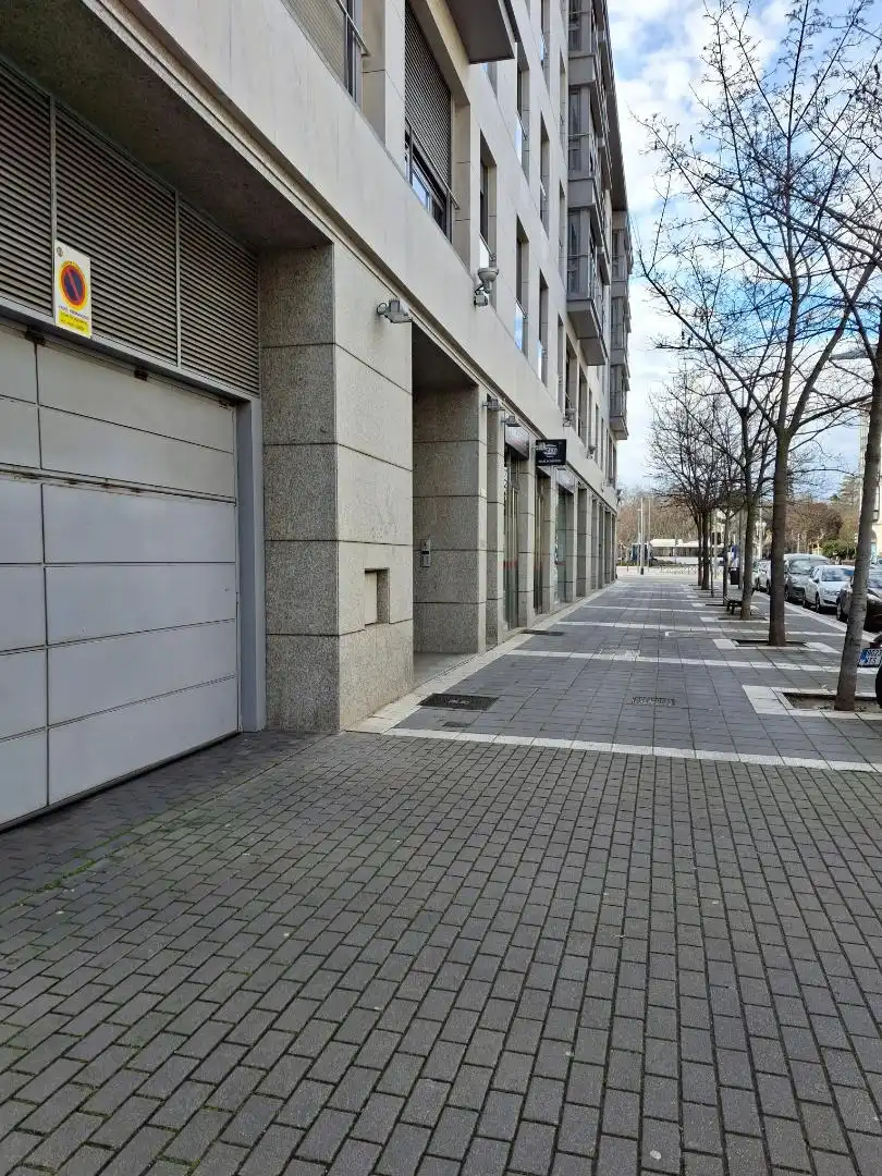 Garaje de alquiler en Calle Estación, 1, Caño Argales Vista exterior de Garaje de alquiler en Valladolid
