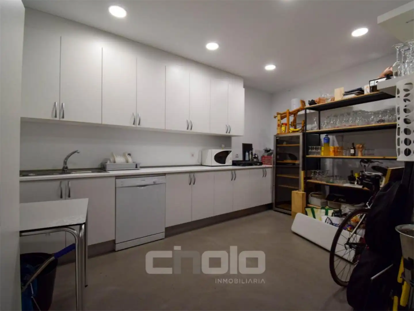 Local en venta en Rúa Túnel de Oural, 82, A Piriganlla - Albeiros - Garabolos Cocina de Local en venta en Lugo con Aire acondicionado, Calefacción y Amueblado
