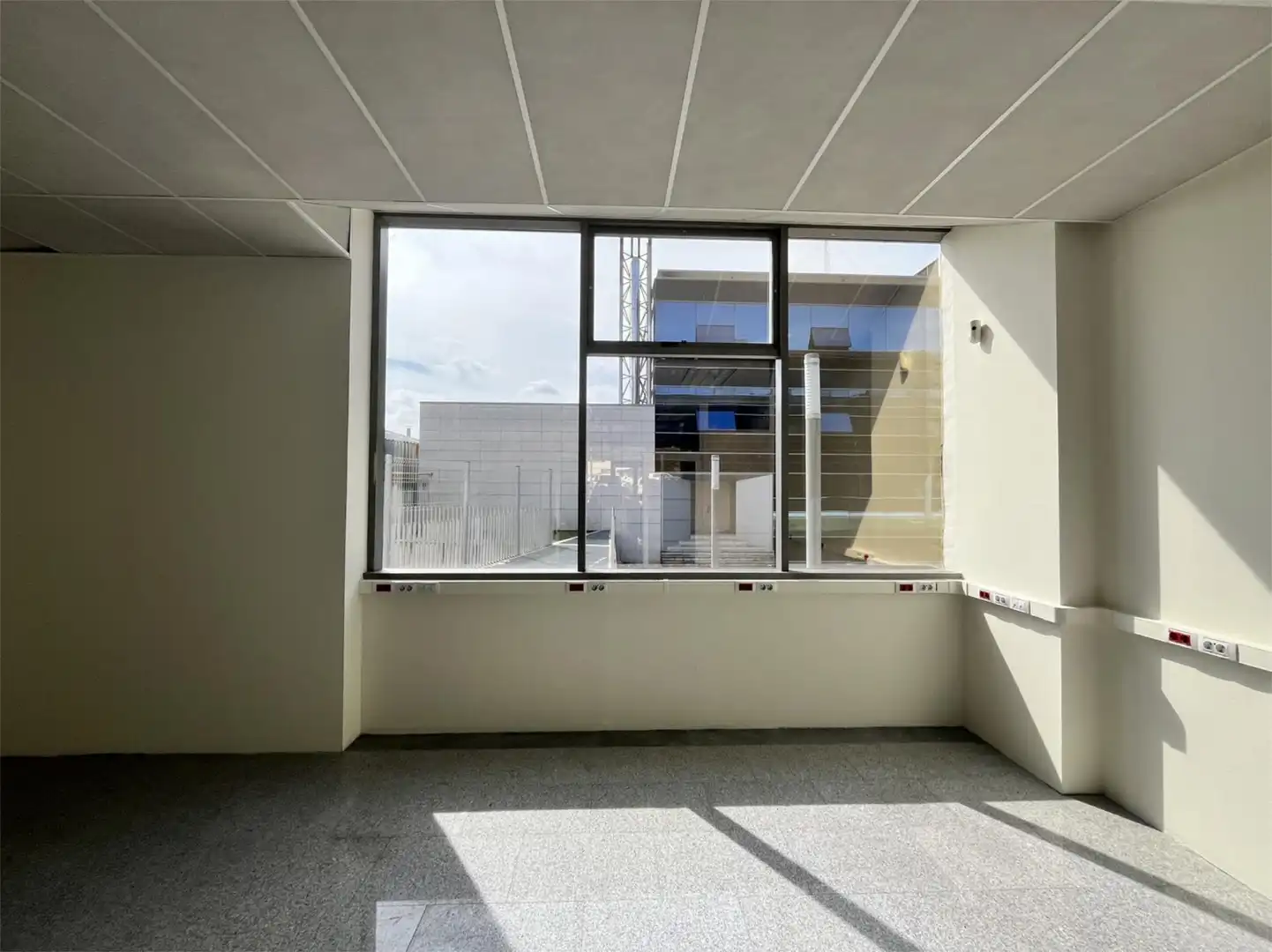 Vista exterior de Oficina de alquiler en Ansoáin / Antsoain