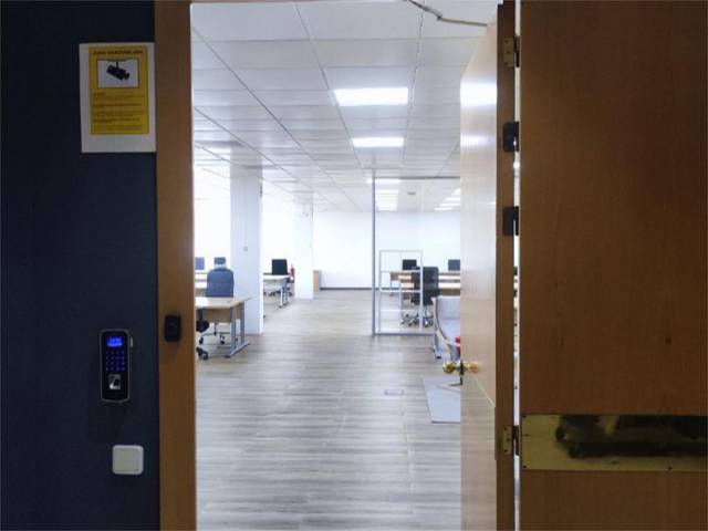 Oficina en Venta en Carrer Jesús Serra Santamans, 68 en Volpelleres