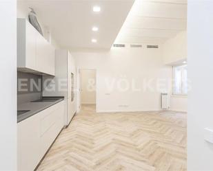 Kitchen of Flat for sale in  Barcelona Capital  with Air Conditioner, Heating and Balcony