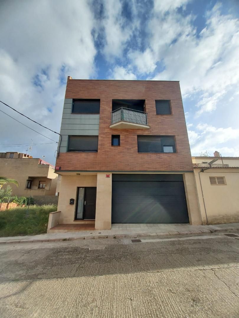 Vista exterior de Casa adosada en venda en Montblanc amb Aire condicionat, Calefacció i Terrassa