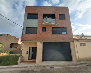 Exterior view of Single-family semi-detached for sale in Montblanc  with Air Conditioner, Heating and Terrace