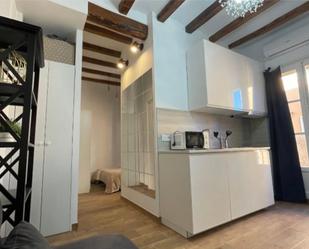 Kitchen of Flat to rent in  Barcelona Capital  with Air Conditioner and Balcony