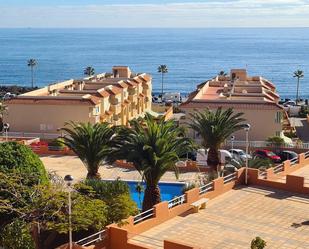 Vista exterior de Pis de lloguer en Candelaria amb Moblat, Rentadora i Piscina comunitària