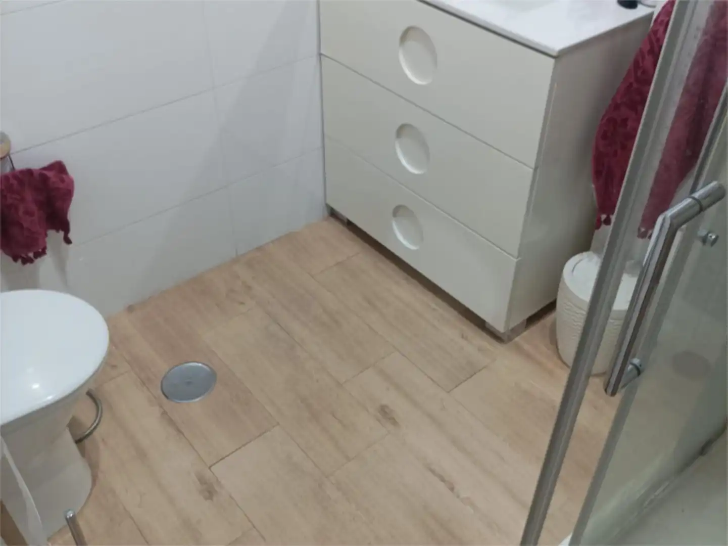 Pis en venda a Calle Juan de Cervantes, 21, Viñuela - Rescatado Bany de Pis en venda en Córdoba Capital amb Aire condicionat i Terrassa