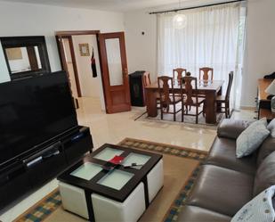 Living room of House or chalet for sale in Navalagamella  with Air Conditioner, Terrace and Balcony