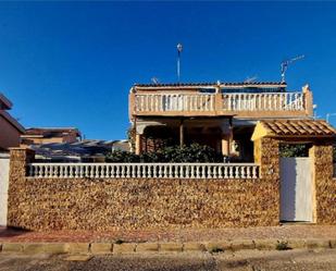 Vista exterior de Casa o xalet en venda en Mazarrón amb Aire condicionat, Terrassa i Piscina