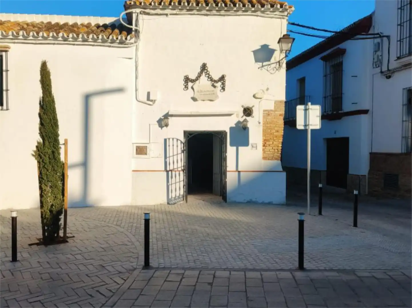Vista exterior de Casa adosada en venta en Carmona