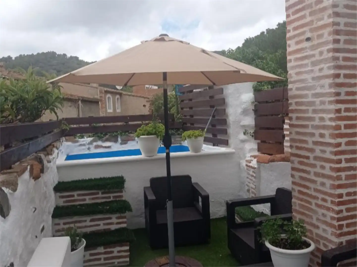 Einfamilien-Reihenhaus zum Verkauf in Carrer Major, 16, Vilanova d'Escornalbou Terrasse von Einfamilien-Reihenhaus zum Verkauf in Vilanova d'Escornalbou mit Klimaanlage, Heizung und Privatgarten