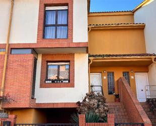 Vista exterior de Casa o xalet en venda en Siero amb Terrassa