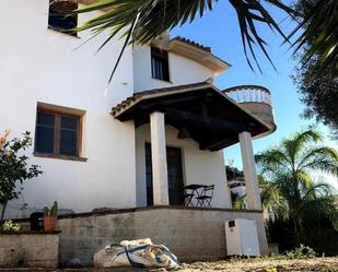 Vista exterior de Casa o xalet en venda en Coín amb Aire condicionat, Terrassa i Piscina