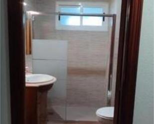 Bathroom of Flat to rent in Mérida  with Heating and Storage room