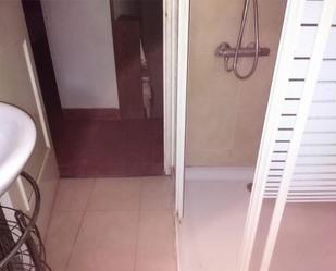 Bany de Casa o xalet en venda en La Adrada  amb Calefacció, Jardí privat i Terrassa