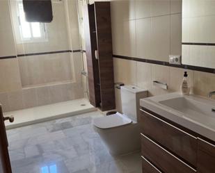 Bathroom of Flat to rent in Zafra  with Air Conditioner, Heating and Terrace