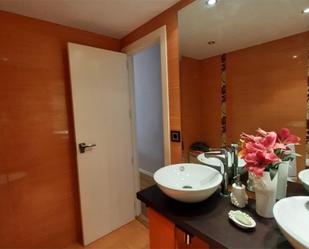 Bathroom of Flat to rent in Oropesa del Mar / Orpesa  with Air Conditioner, Heating and Parquet flooring