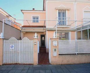 Vista exterior de Casa o xalet de lloguer en Badajoz Capital amb Calefacció, Jardí privat i Traster