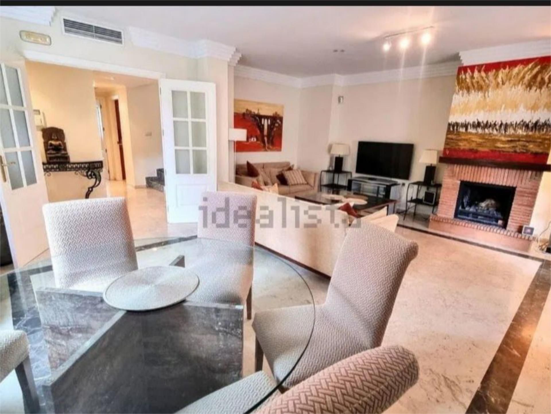 Living room of Flat for sale in Marbella  with Air Conditioner, Terrace and Swimming Pool