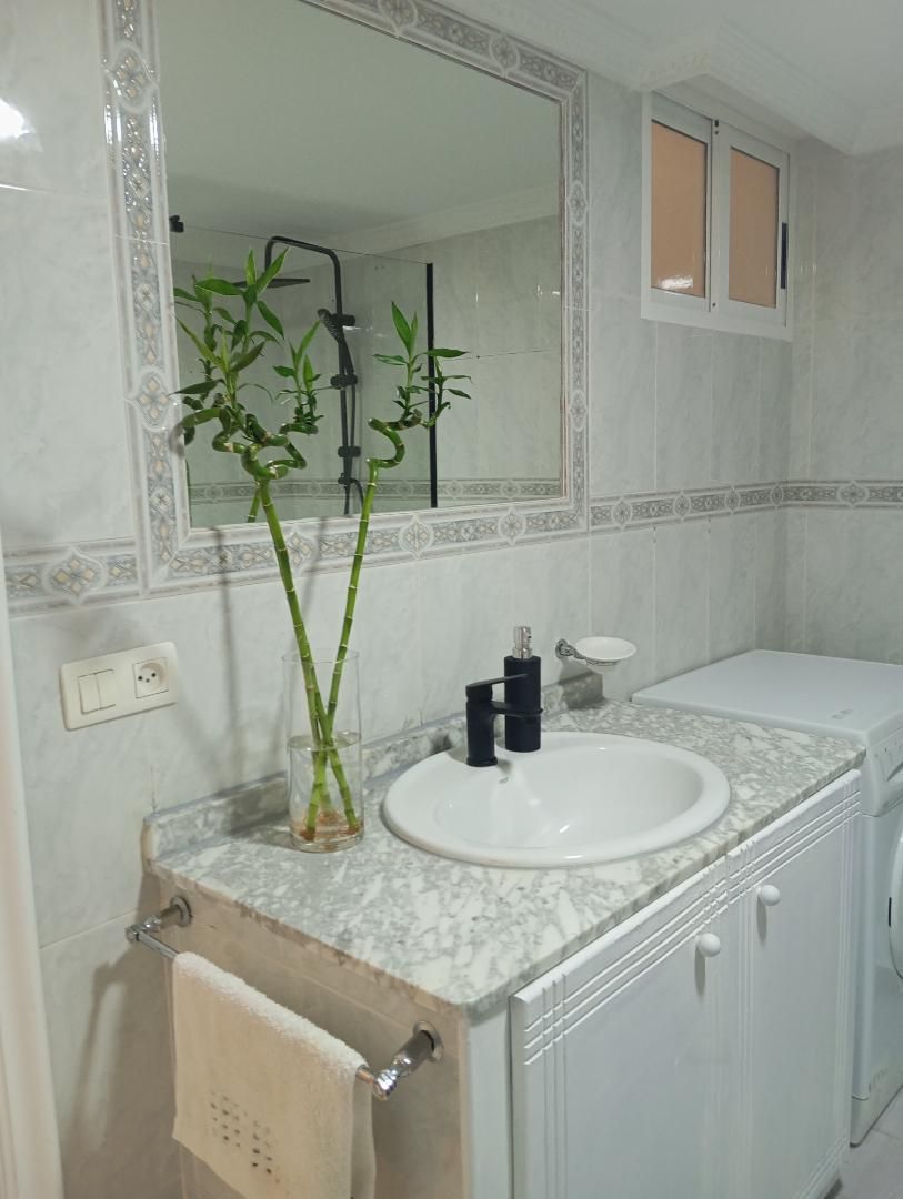Bathroom of Flat to share in Vilagarcía de Arousa  with Furnished