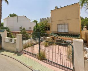 Vista exterior de Casa o xalet en venda en Pilar de la Horadada amb Aire condicionat, Calefacció i Jardí privat