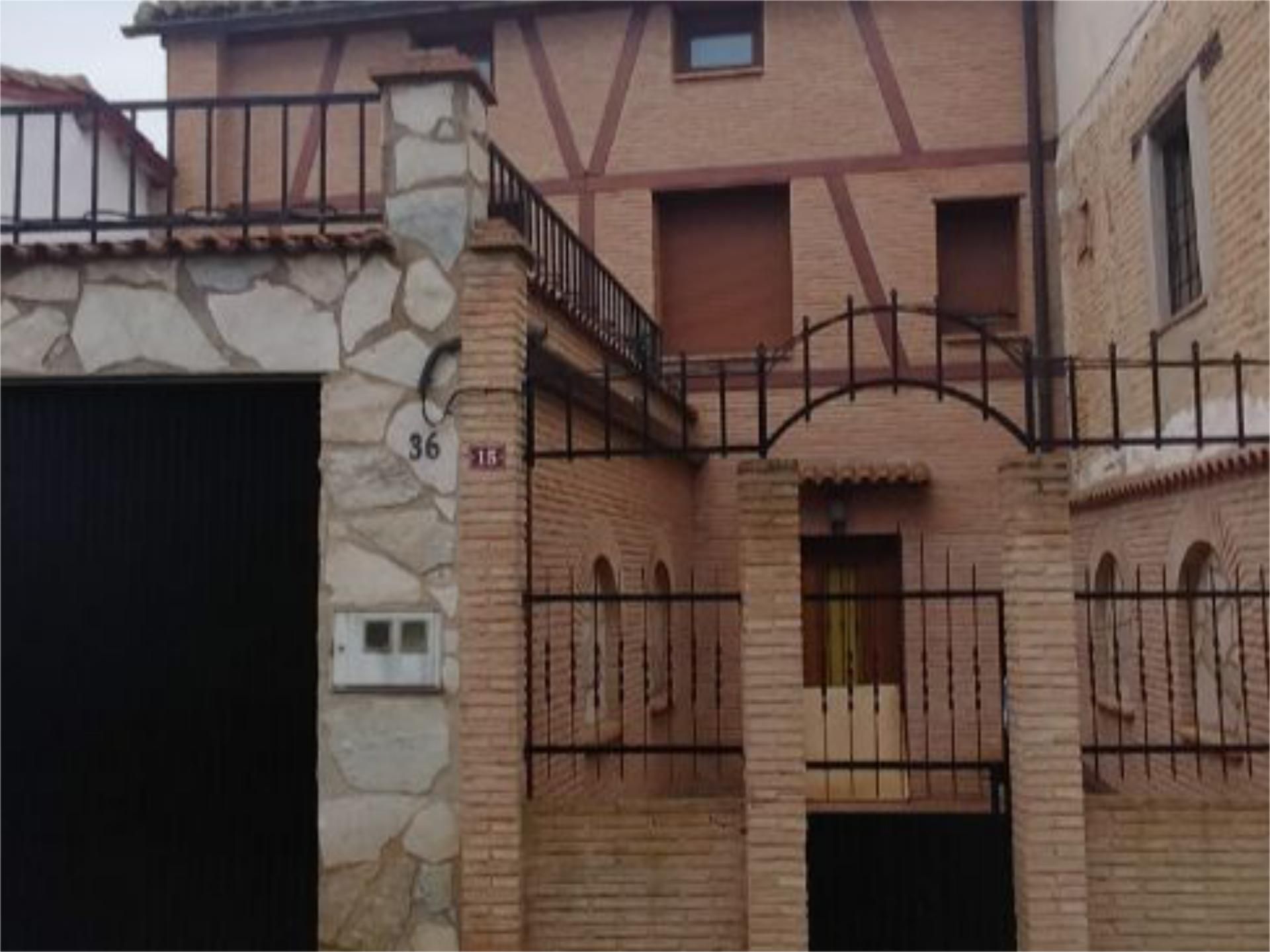 Exterior view of Single-family semi-detached for sale in Bañares  with Heating, Private garden and Terrace