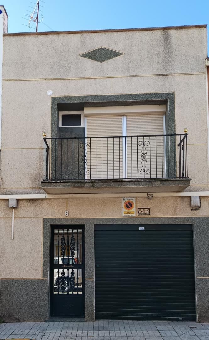 Single-family semi-detached for sale in Calle Benito Toresano, 8, Centro