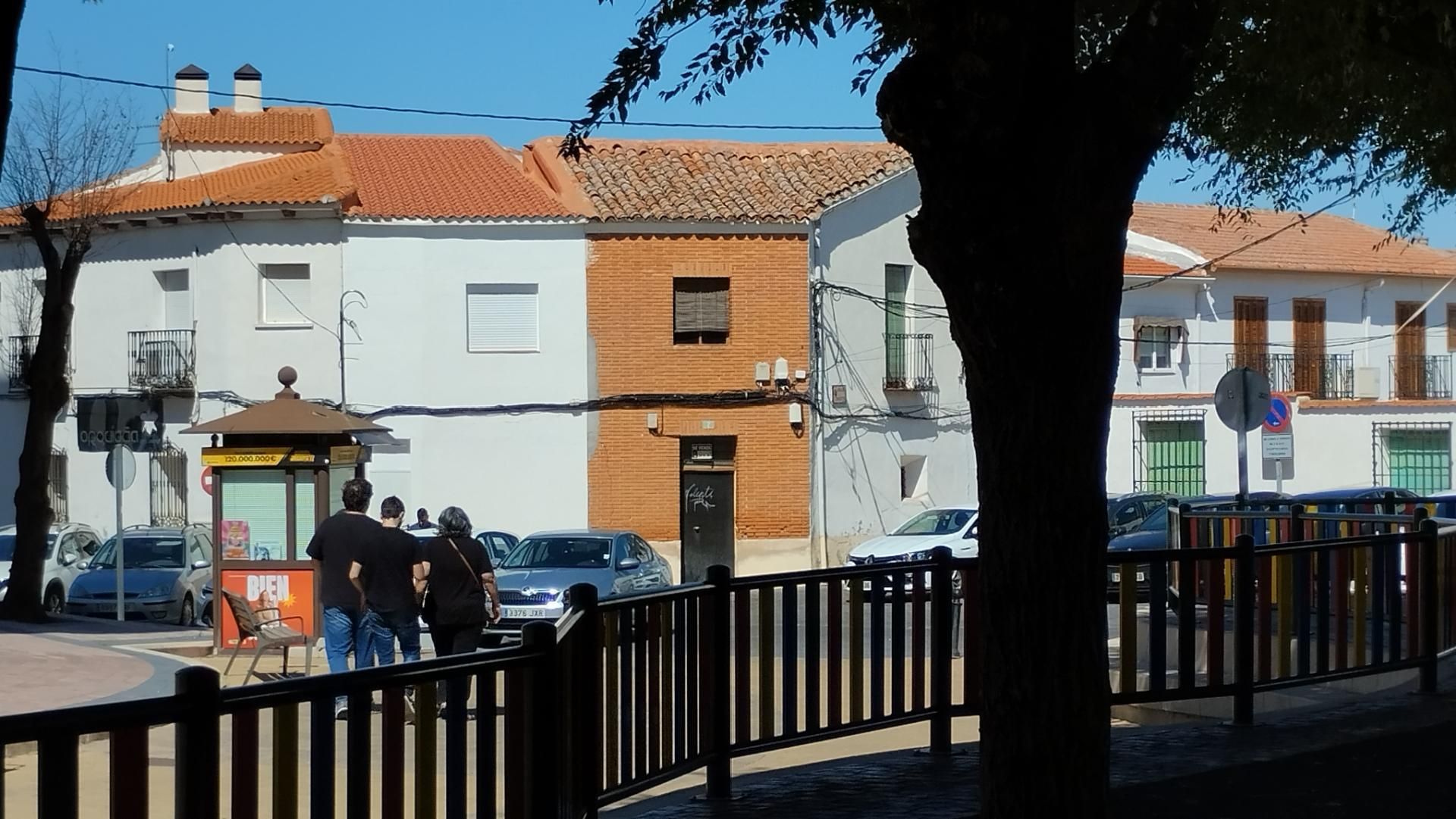 Vista exterior de Casa adosada en venda en Torres de la Alameda amb Balcó