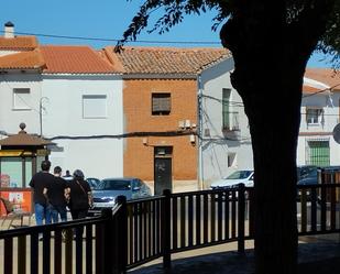 Vista exterior de Casa adosada en venda en Torres de la Alameda amb Balcó